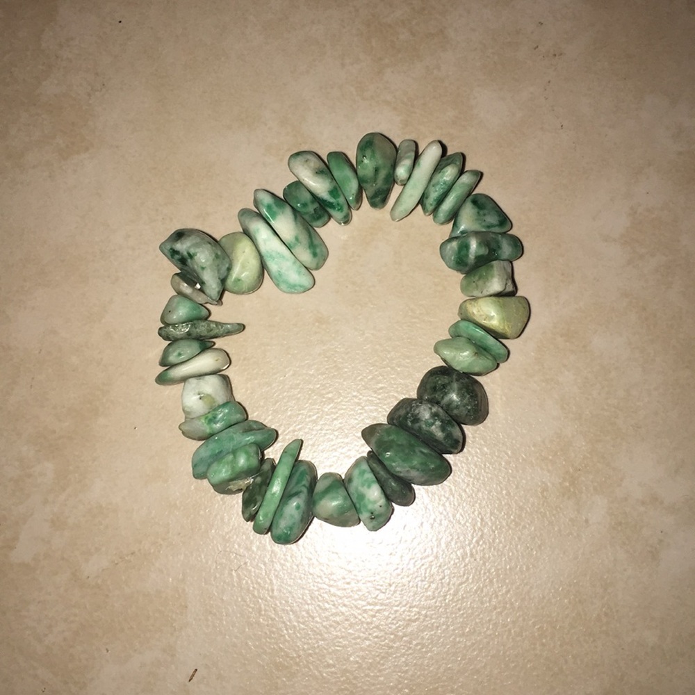 Necklace and bracelets - Picture 2 of 3